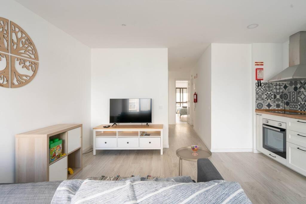 Casa Oliveira - Sunny 2-Bed Retreat Steps From The Beach Armação de Pêra Eksteriør billede